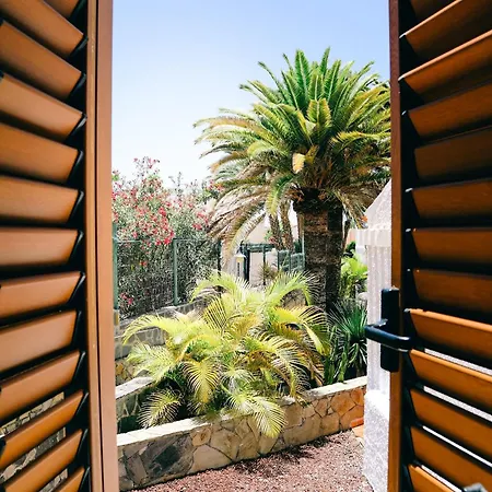 Virginia Playa de las Américas